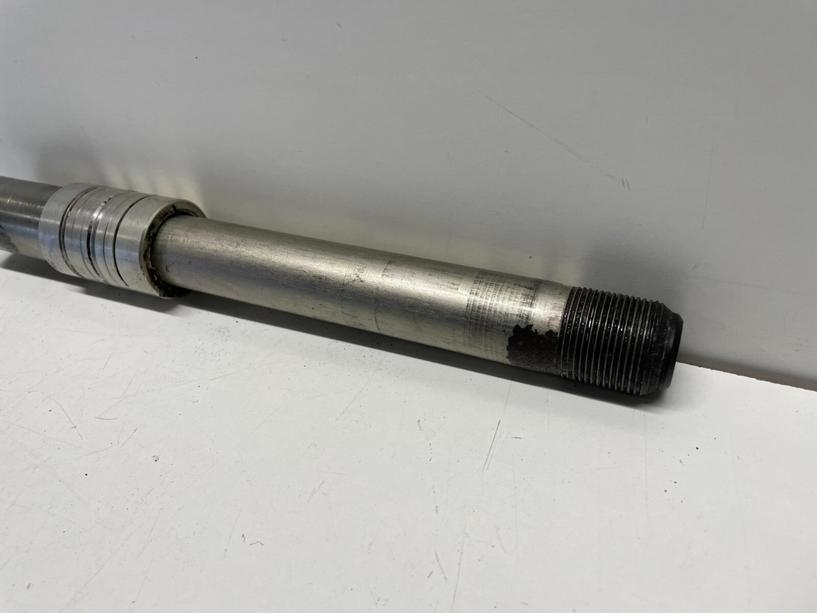 Front Wheel Spindle Triumph ST 1050 Sprint 2005 - 2011 S001