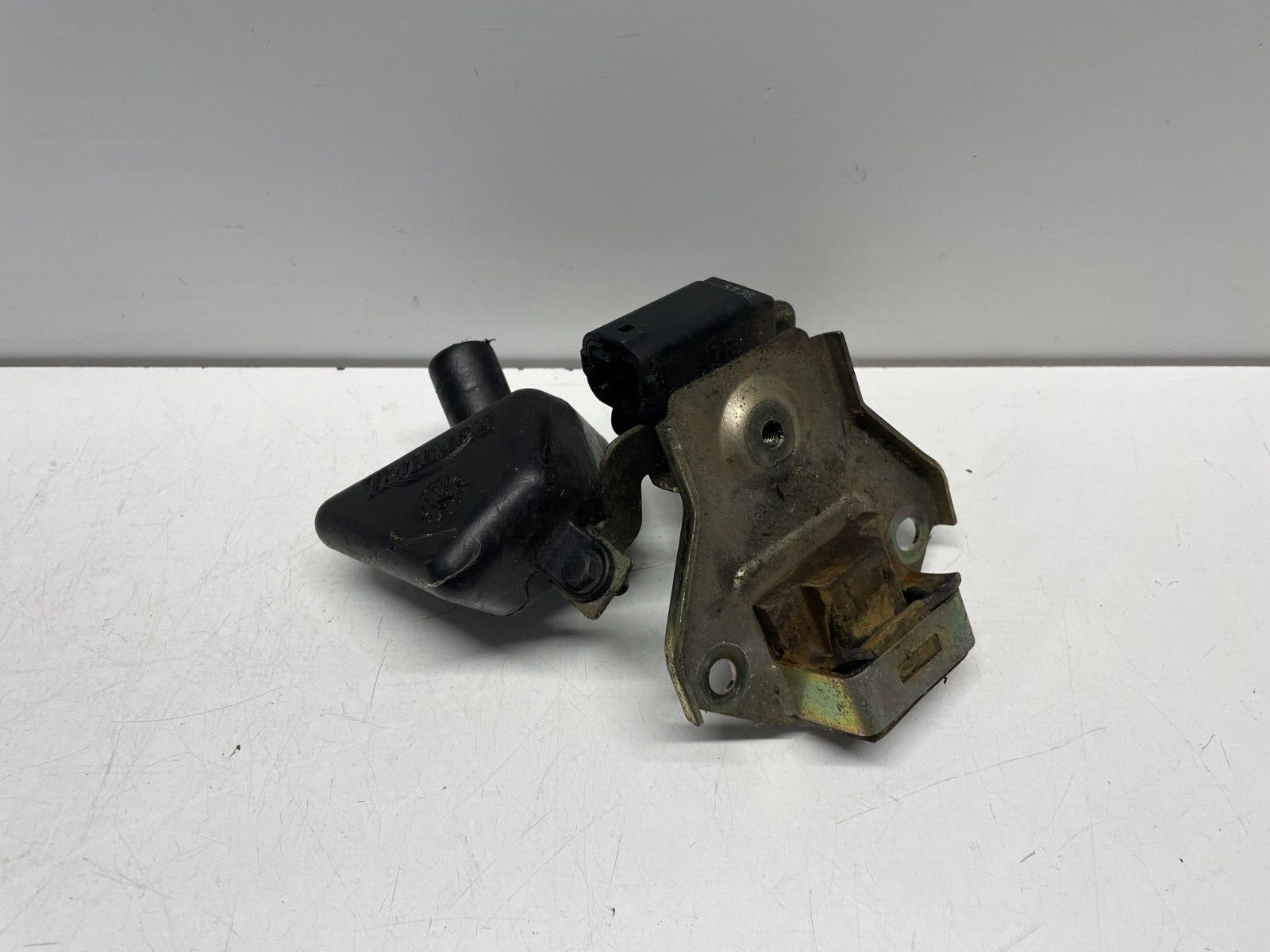 Fuel Tank & Resonator Bottle Triumph ST 1050 Sprint 2005 - 2011 S001