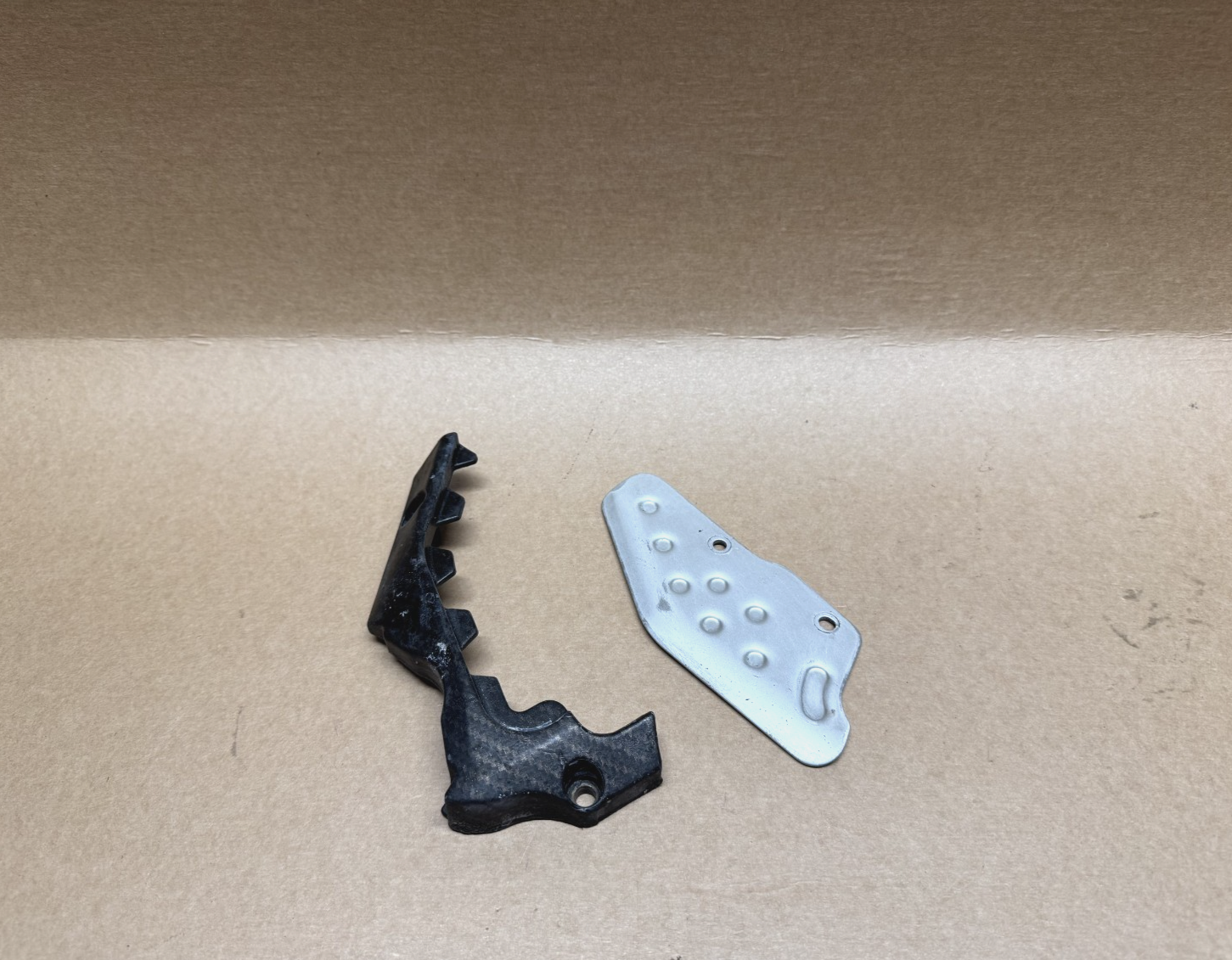 Ducati Hypermotard 1100 S 2007 - 2010 Lower Chain Pinion Cover + Plate