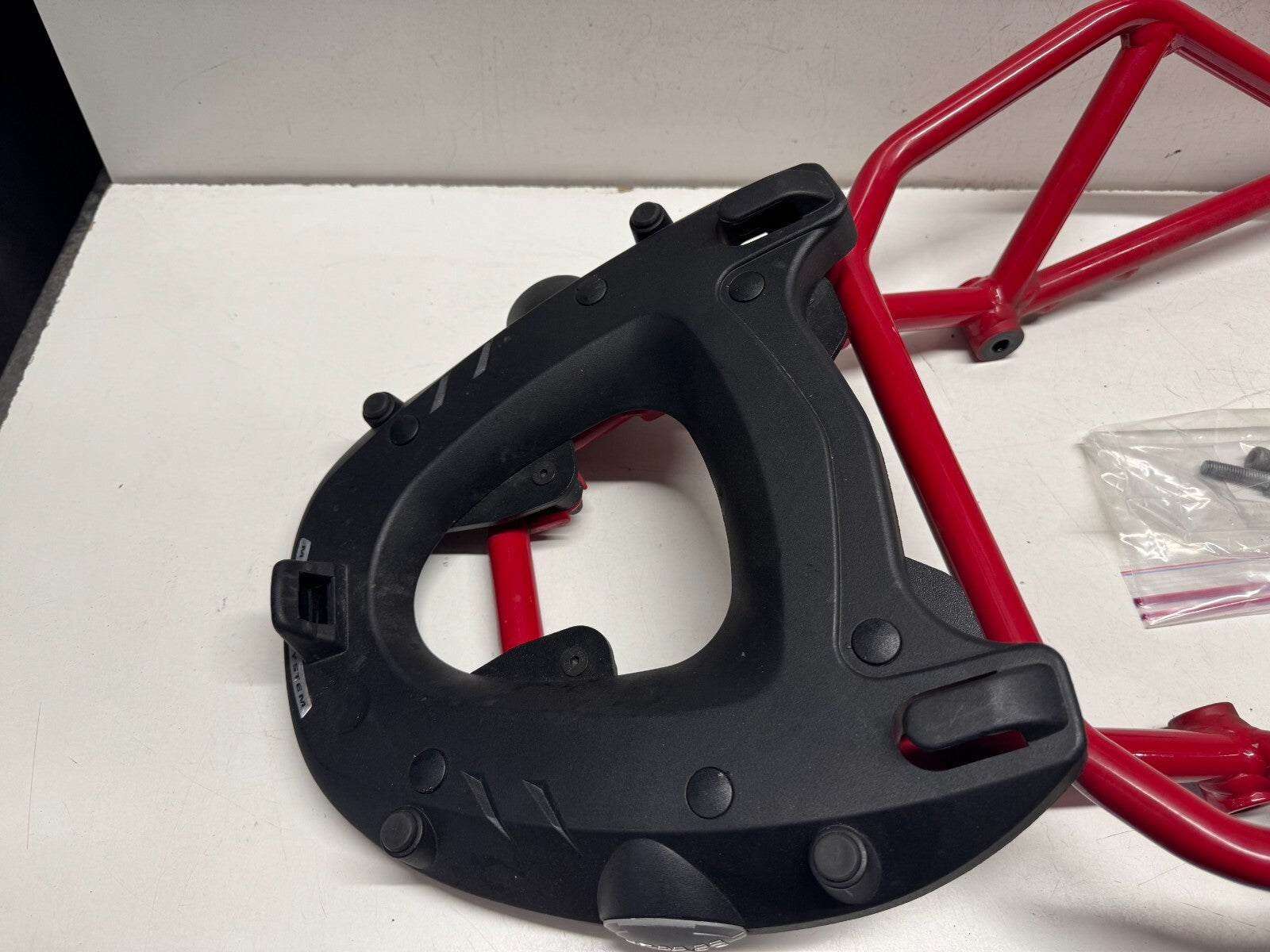 GIVI Rear Top Box Rack Plate Moto Guzzi V85 TT 2020