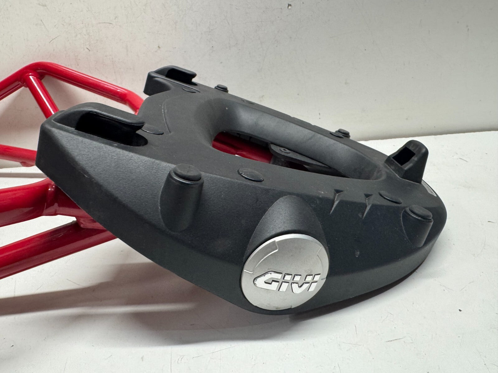 GIVI Rear Top Box Rack Plate Moto Guzzi V85 TT 2020