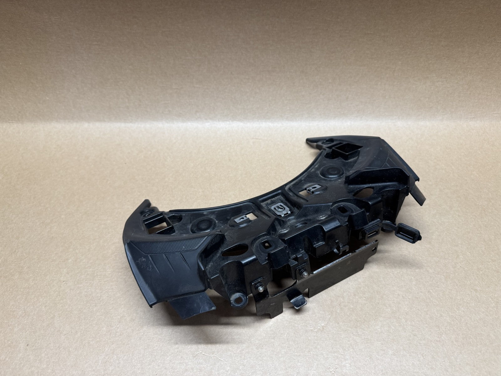 Triumph Street Triple 765 RS 2020 - 2022 Seat Bridge T2313011