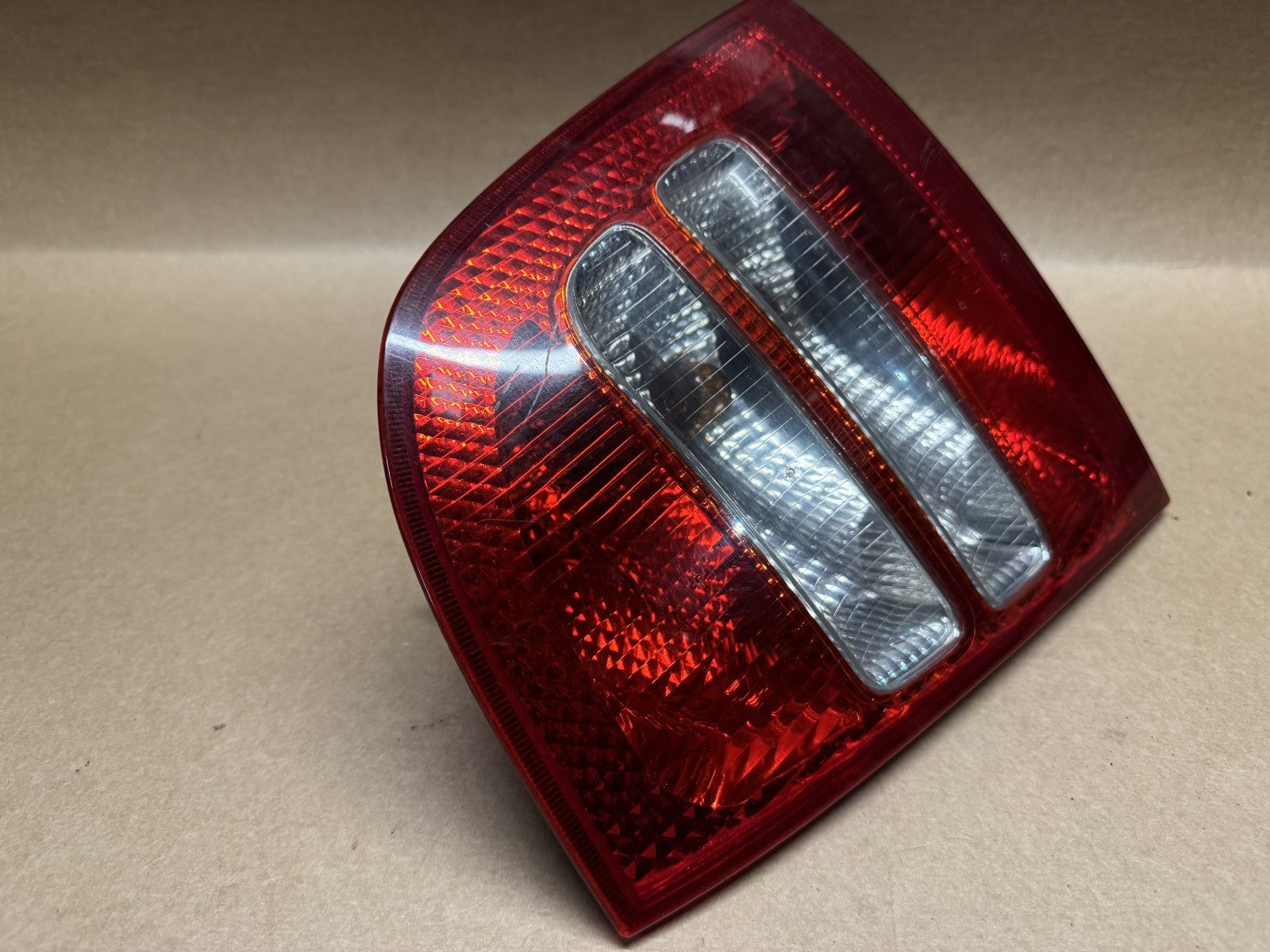 Skoda Octavia Mk1 Rear Right tail light ZSB1U6945096