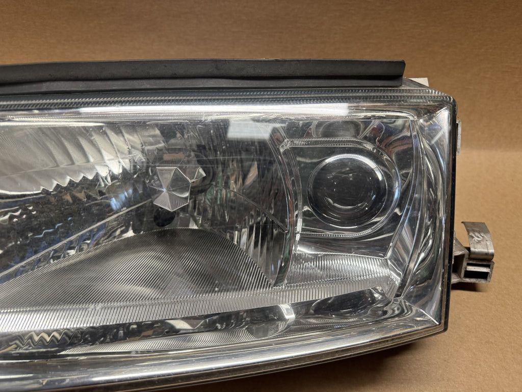 Skoda Octavia MK1 Headlight Left Passenger Near Side 1U2941017P