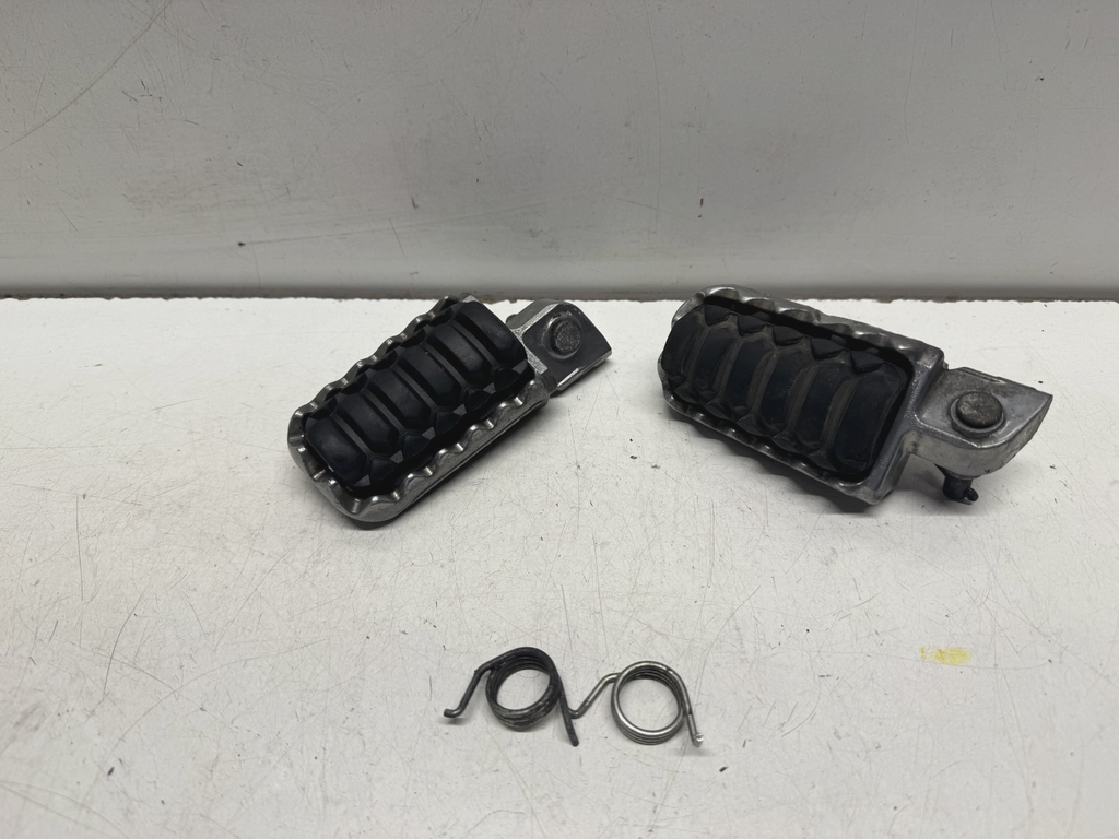 2011 Yamaha Super Tenere XT 1200 Z Left & Right Riders Foot Peg