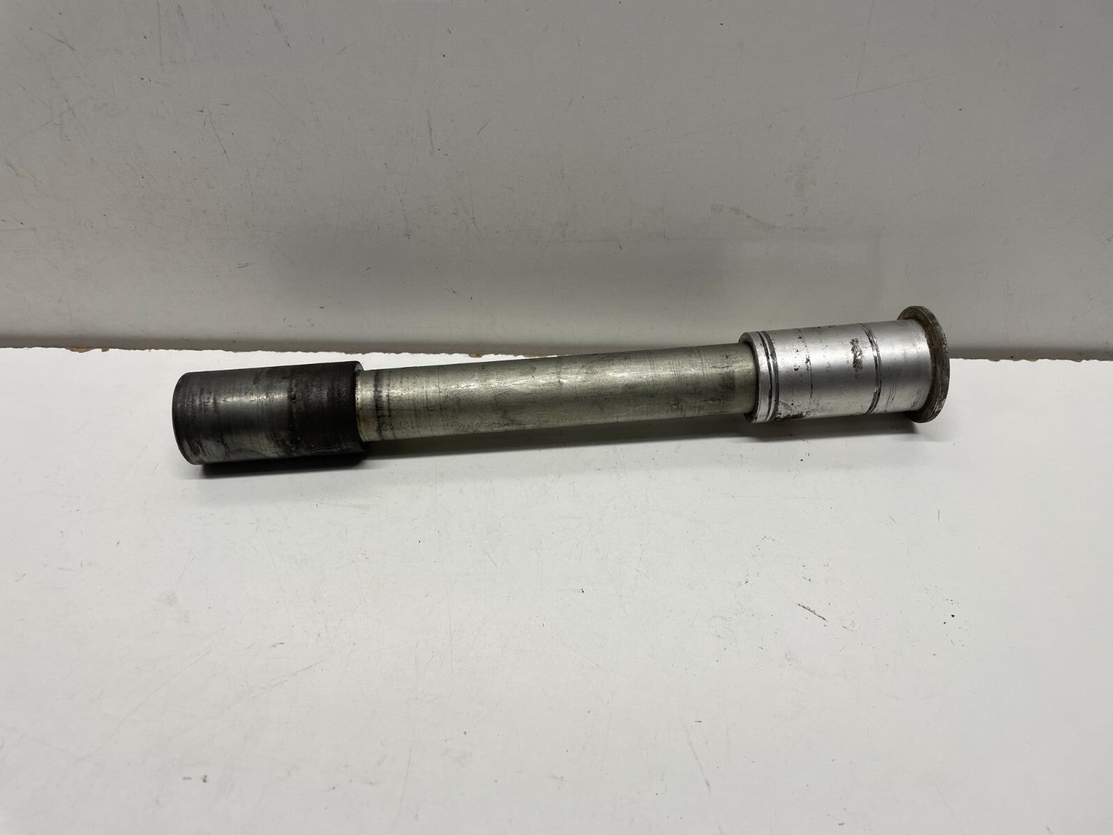 Front Wheel Spindle Suzuki SV 1000 2006