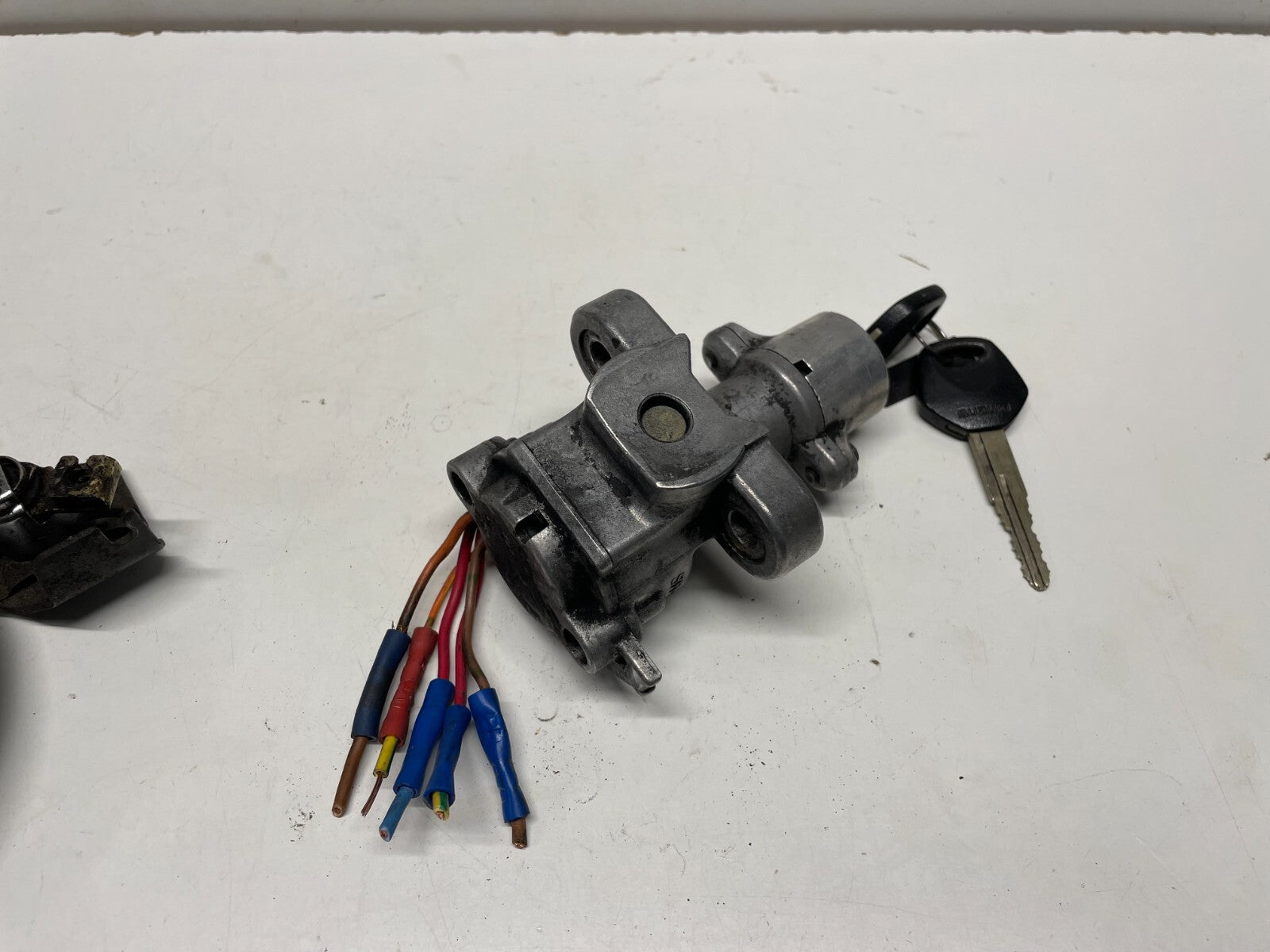 Lock Set 2 Keys Suzuki SV 1000 2006