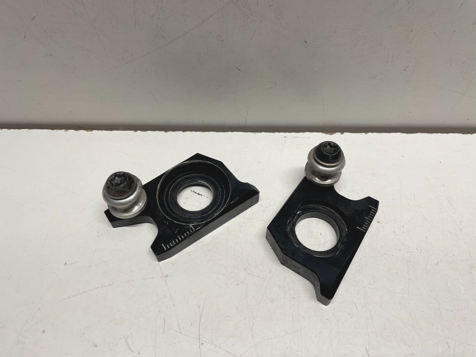 Paddock Stand Bobbins Suzuki GSXR 600 750 2006 - 2007 K6 K7