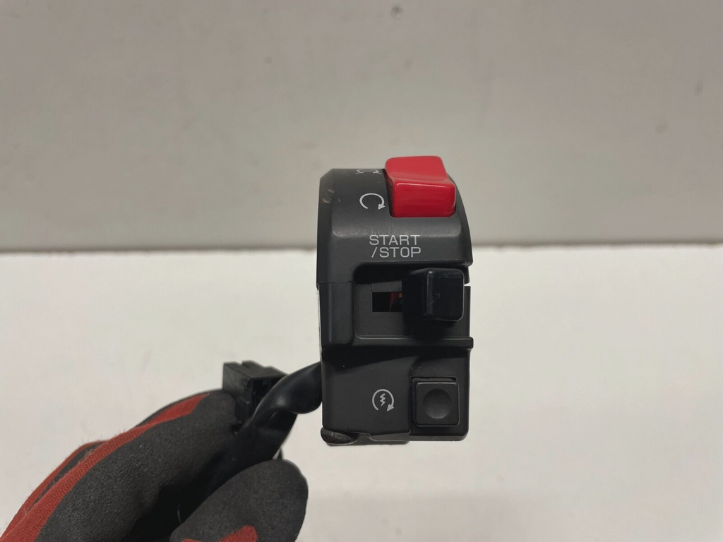 Right Hand Switchgear Kawasaki ZX6R 636 Ninja C1H 2005 - 2006