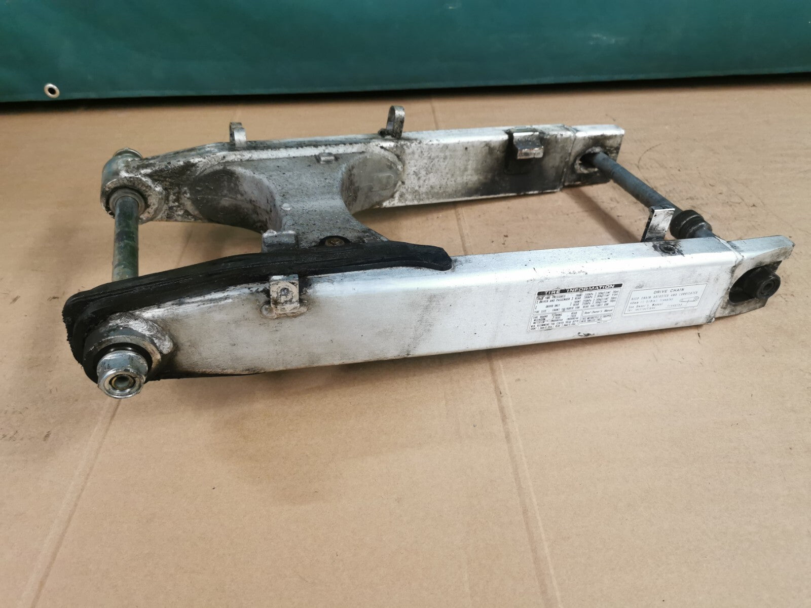 Rear Swingarm + Axles Honda XL 1000 V Varadero 2000 (1999 - 2003)