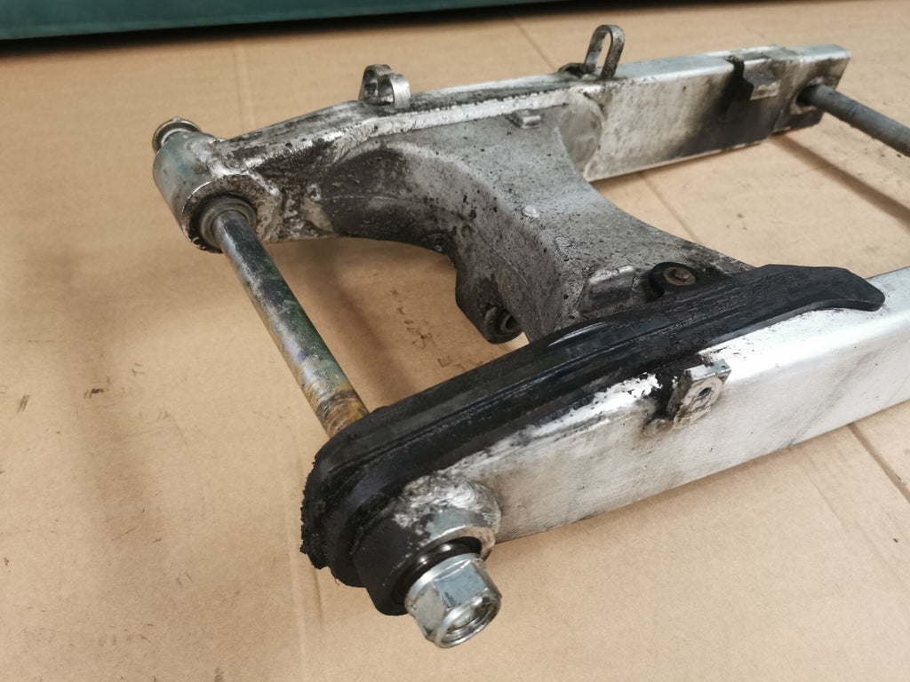 Rear Swingarm + Axles Honda XL 1000 V Varadero 2000 (1999 - 2003)