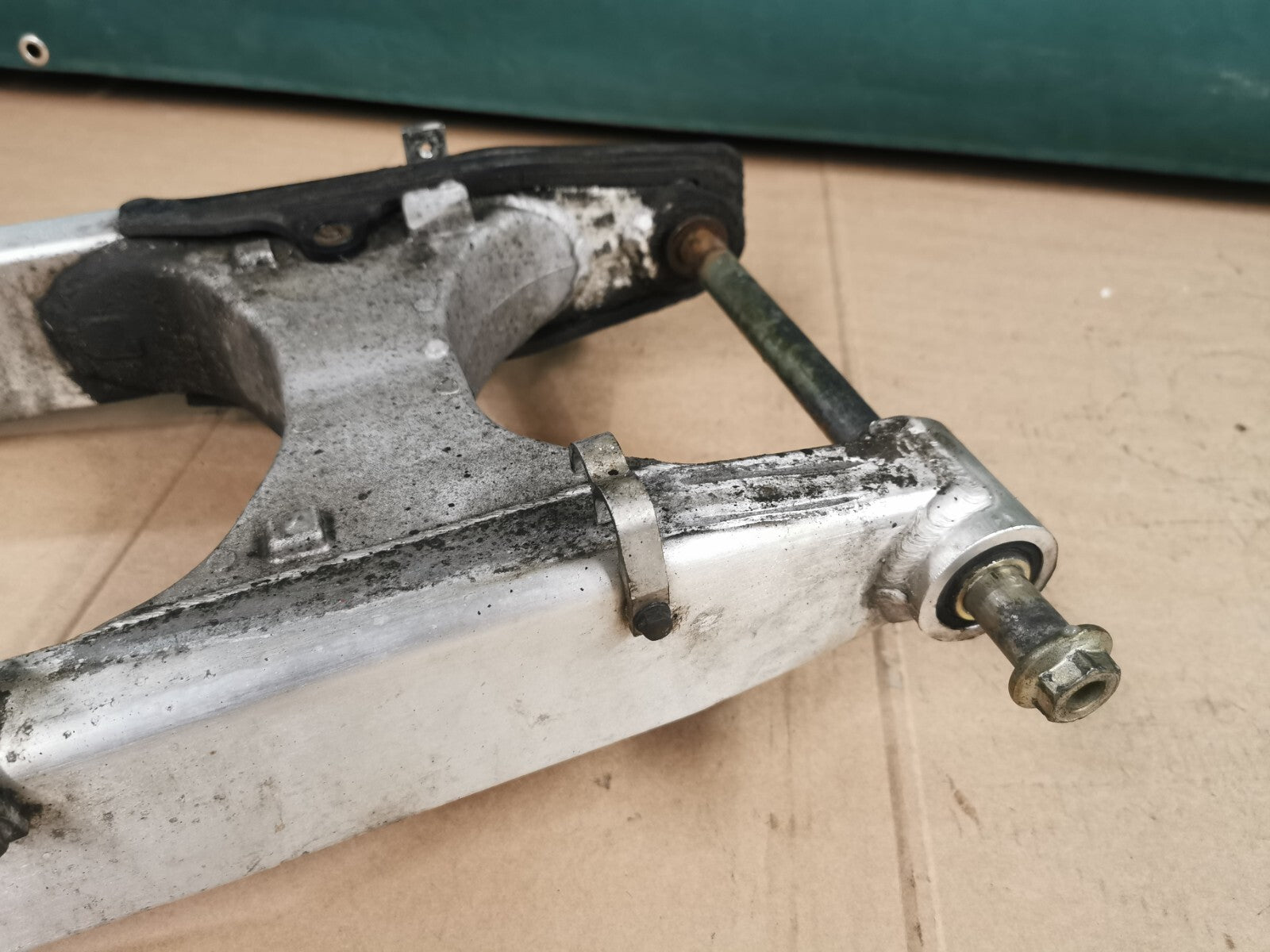 Rear Swingarm + Axles Honda XL 1000 V Varadero 2000 (1999 - 2003)