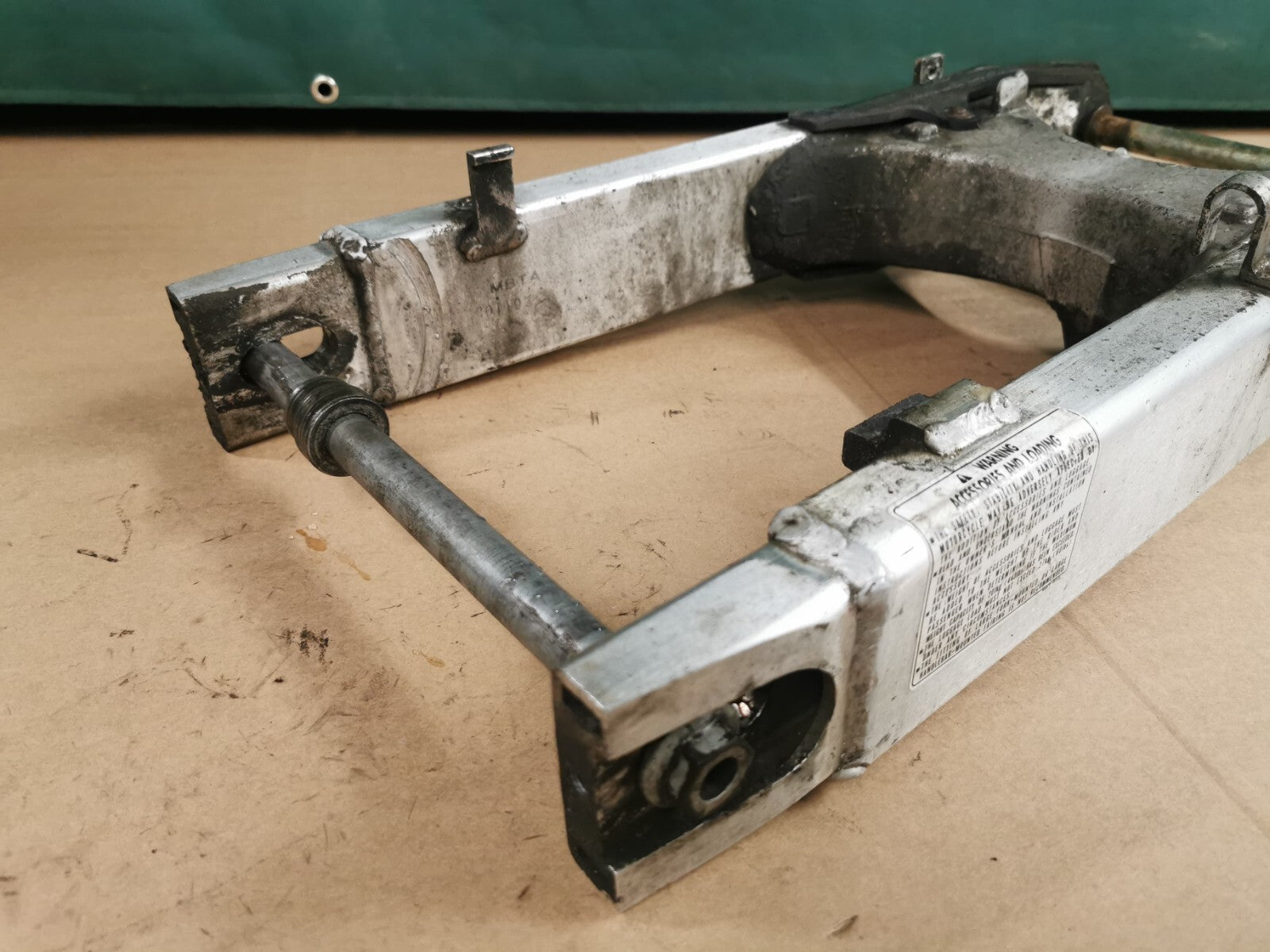 Rear Swingarm + Axles Honda XL 1000 V Varadero 2000 (1999 - 2003)