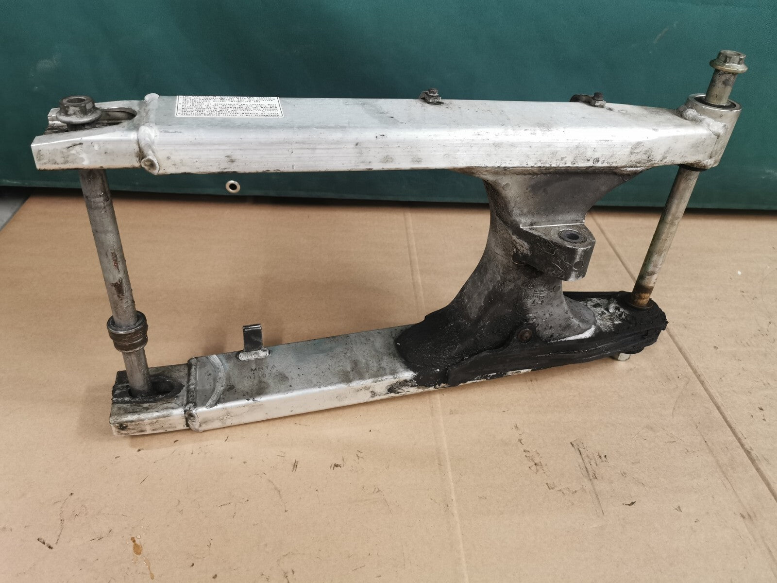 Rear Swingarm + Axles Honda XL 1000 V Varadero 2000 (1999 - 2003)