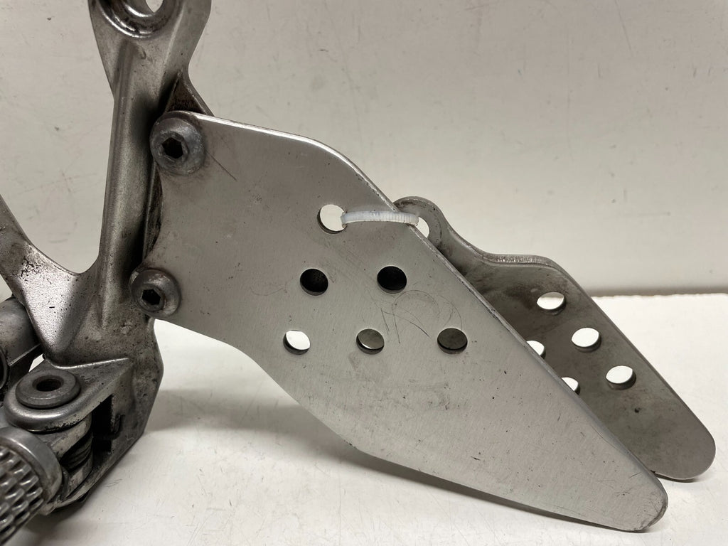 Front Left Foot Assembly Kawasaki ZX6R 636 Ninja C1H 2005 - 2006