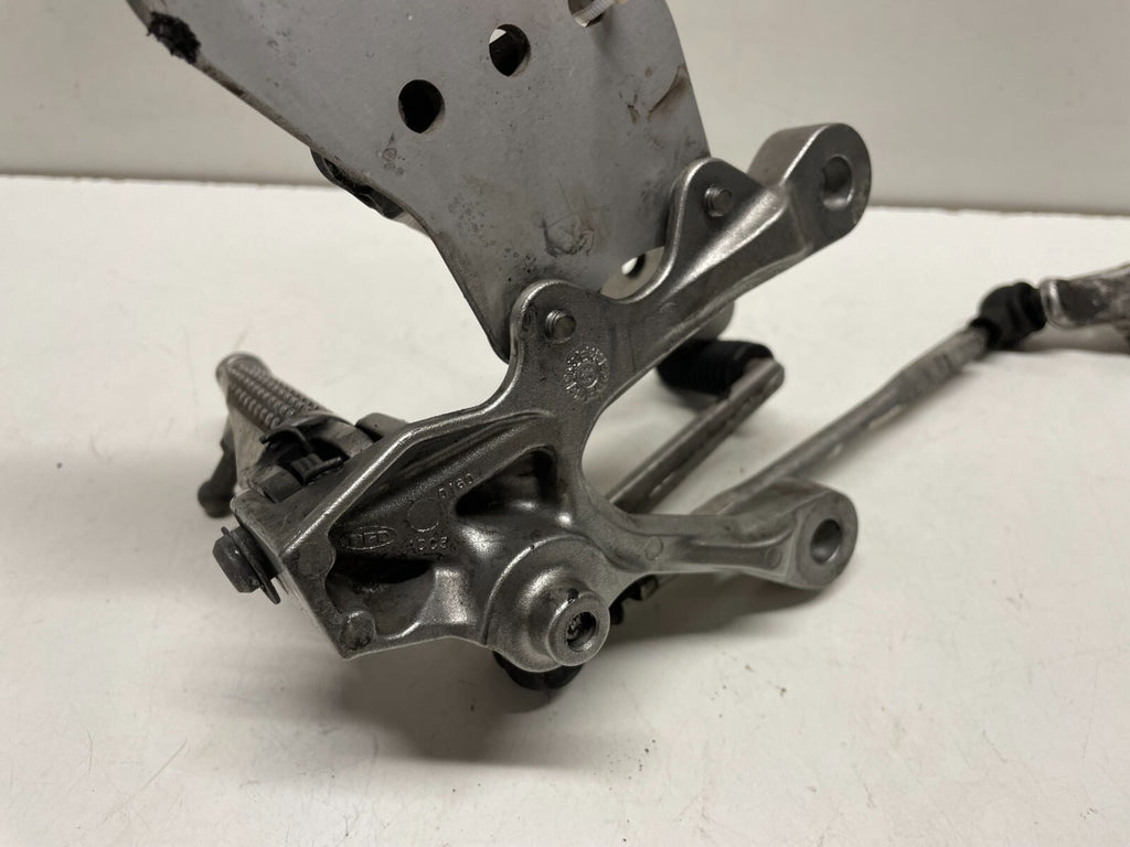 Front Left Foot Assembly Kawasaki ZX6R 636 Ninja C1H 2005 - 2006