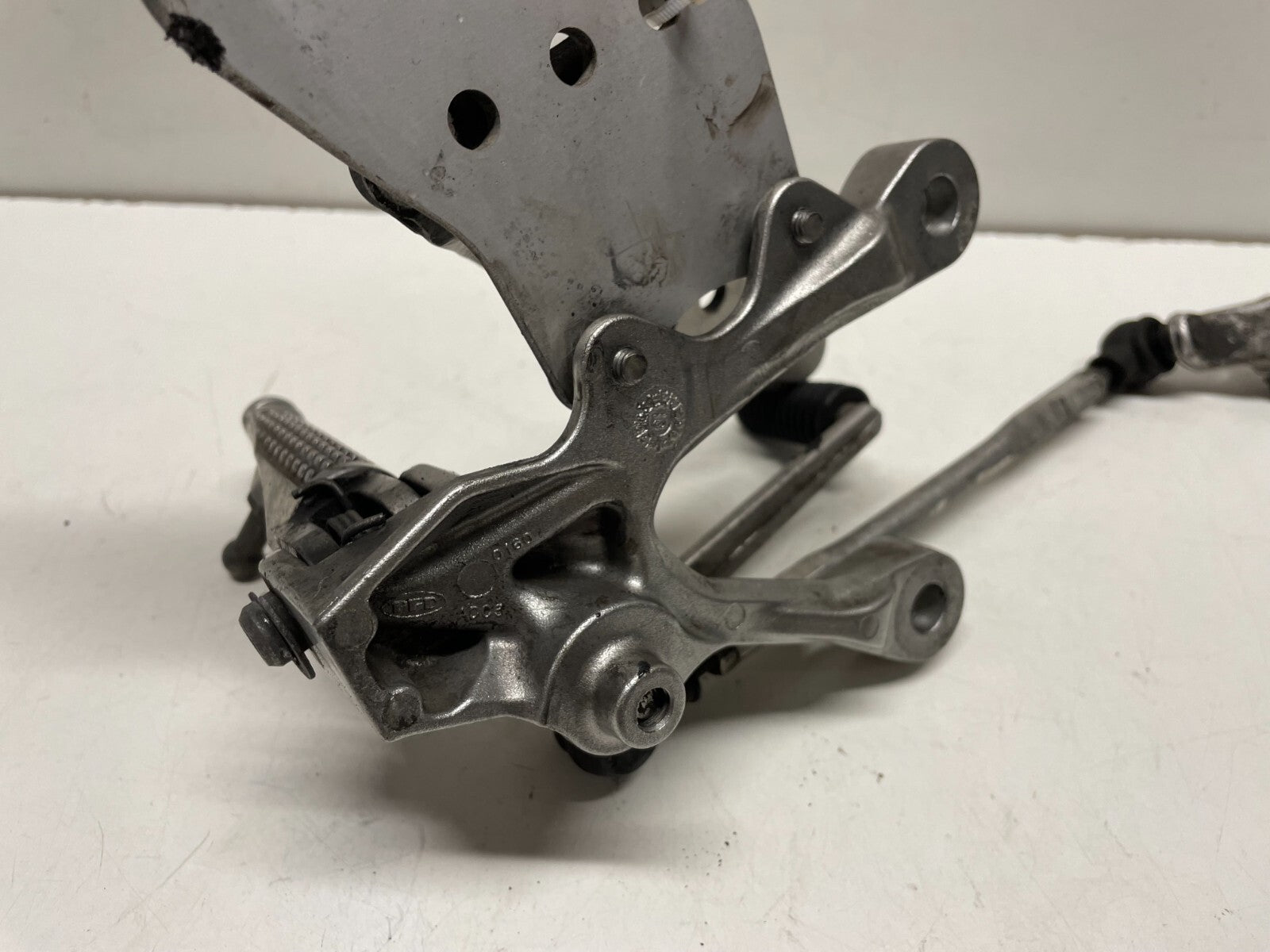Front Left Foot Assembly Kawasaki ZX6R 636 Ninja C1H 2005 - 2006