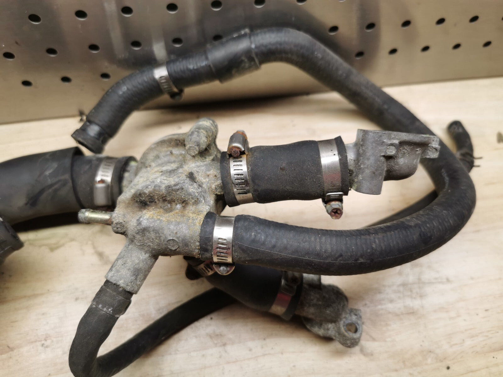 Thermostat Housing & Water Hoses Honda VFR 800 VTEC 2003 - 2009