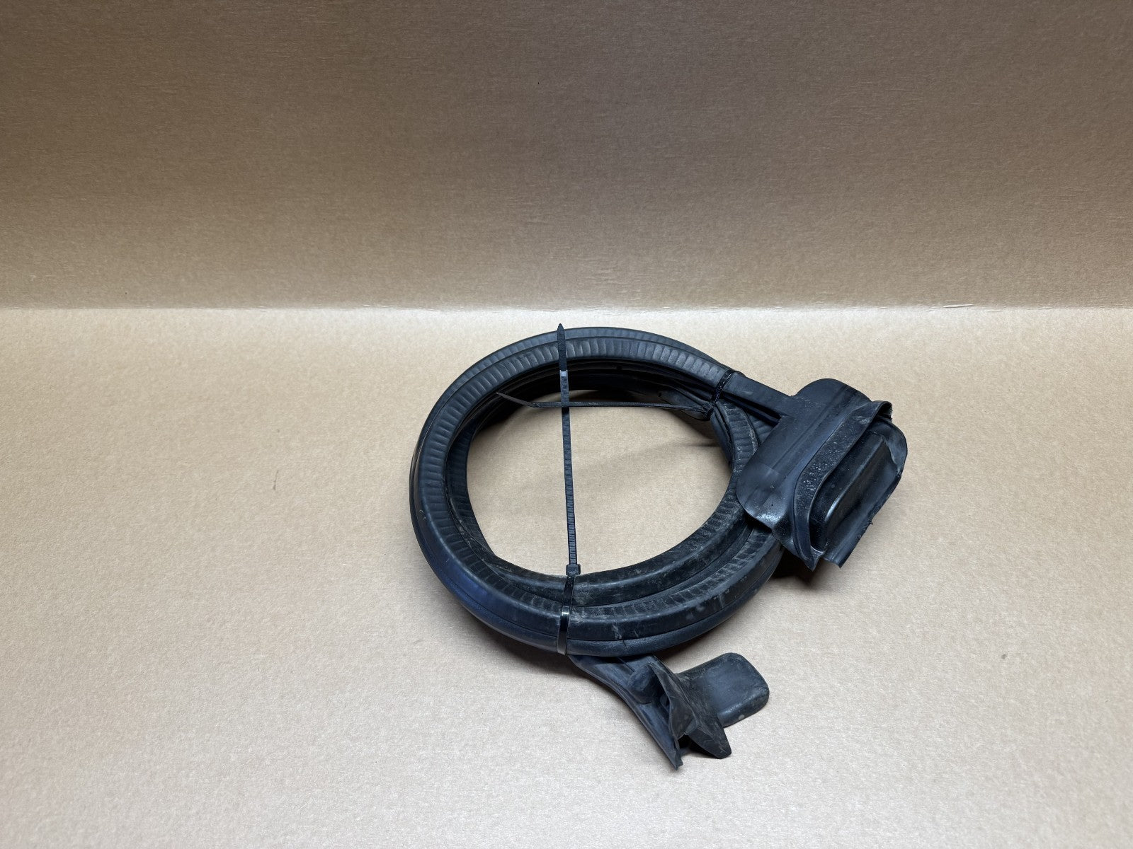 Genuine Ford Transit Mk8 Rear Door Centre Weatherstrip Seal BK31V42265BM
