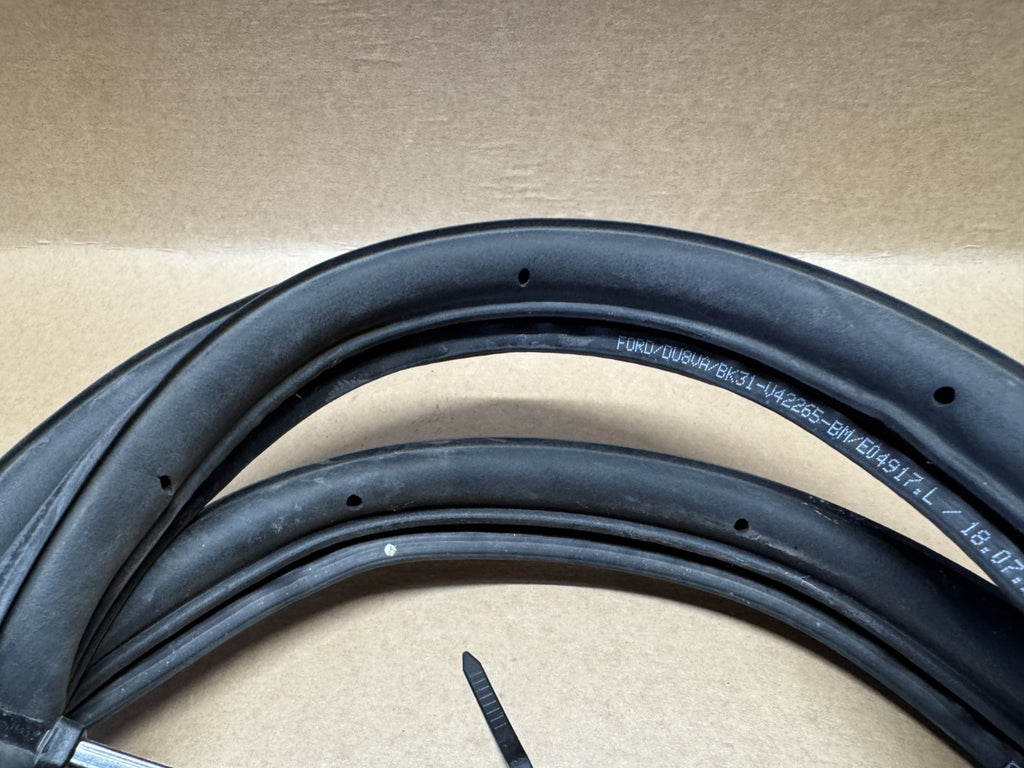 Genuine Ford Transit Mk8 Rear Door Centre Weatherstrip Seal BK31V42265BM