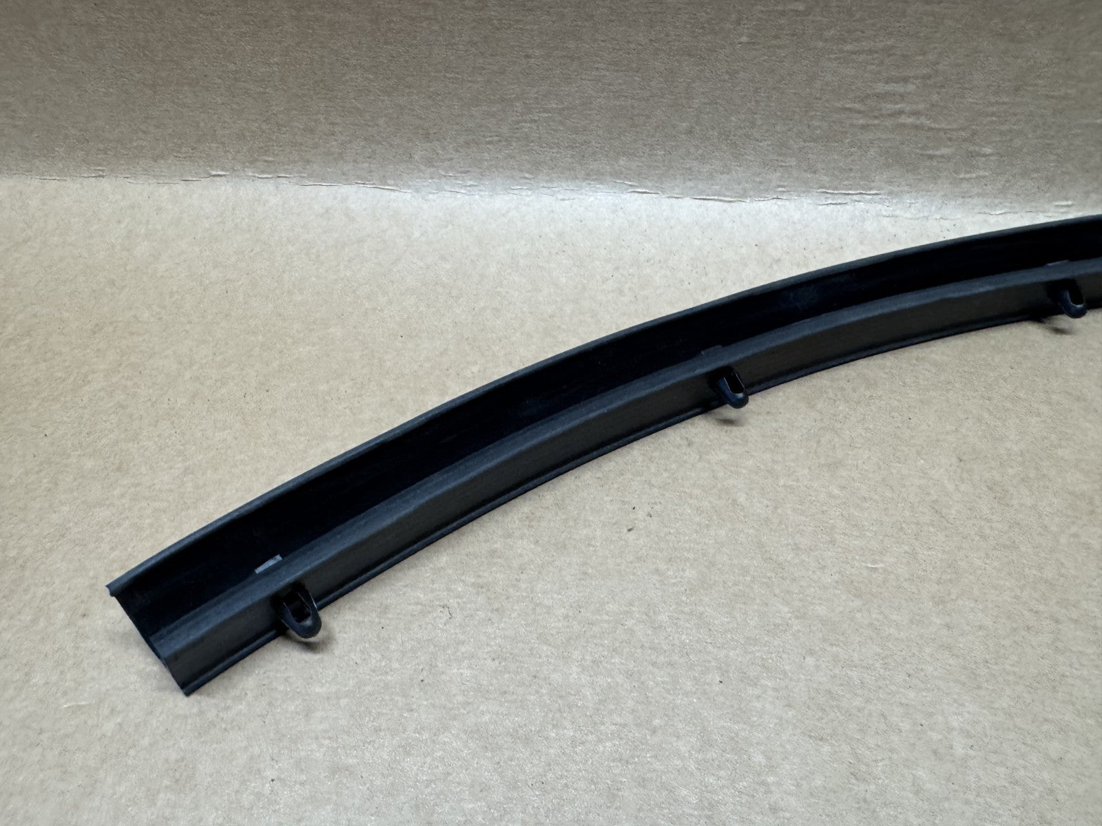 MG HS Rear Lower Right Side Door Weatherstrip Seal 10426384 NEW