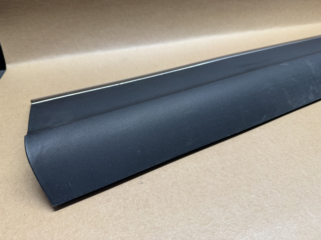 MG HS 2018 - 2024 Front Right Lower Door Trim 10423725