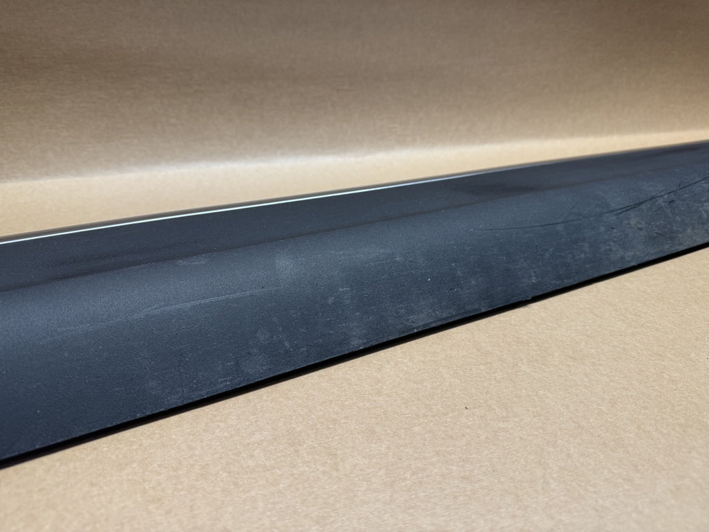 MG HS 2018 - 2024 Front Right Lower Door Trim 10423725