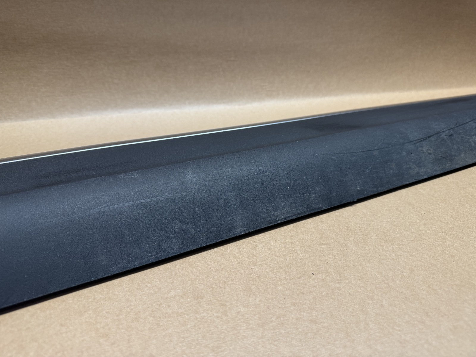 MG HS 2018 - 2024 Front Right Lower Door Trim 10423725