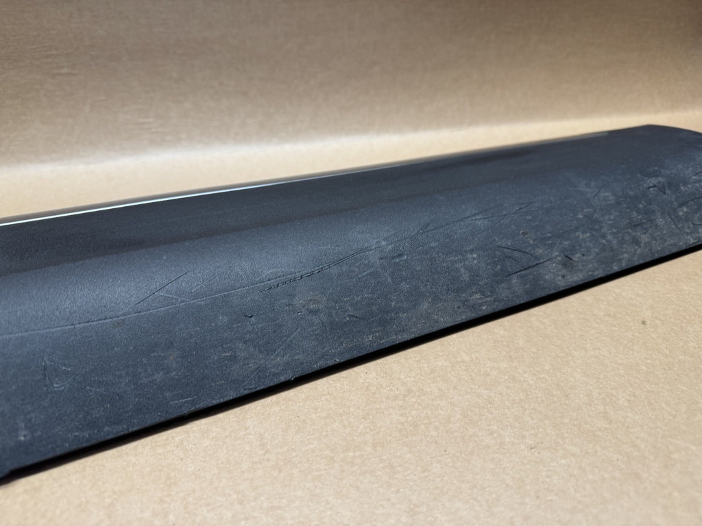 MG HS 2018 - 2024 Front Right Lower Door Trim 10423725