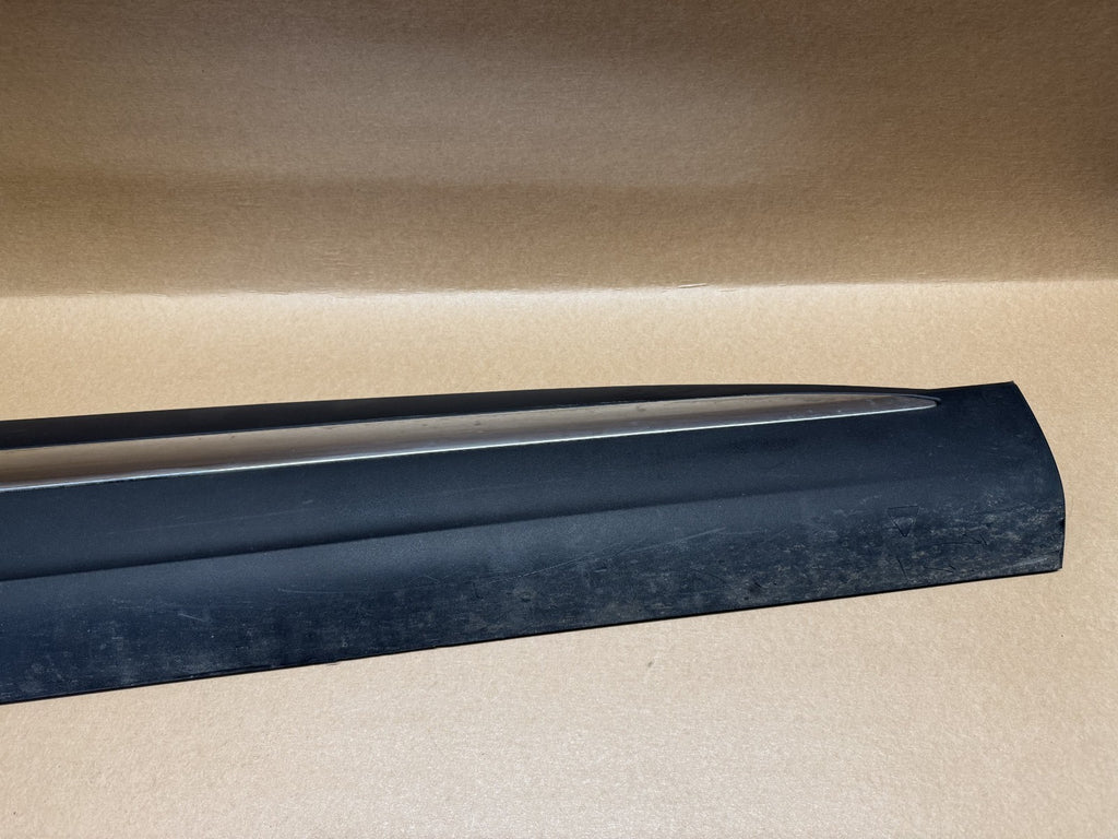 MG HS 2018 - 2024 Front Right Lower Door Trim 10423725