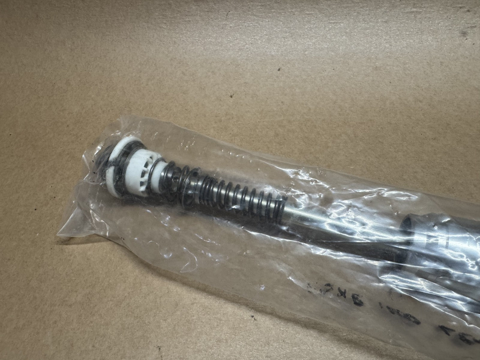 Suzuki GSXR 1000 2012 - 2016 Showa Standard Front Forks Suspension Internal