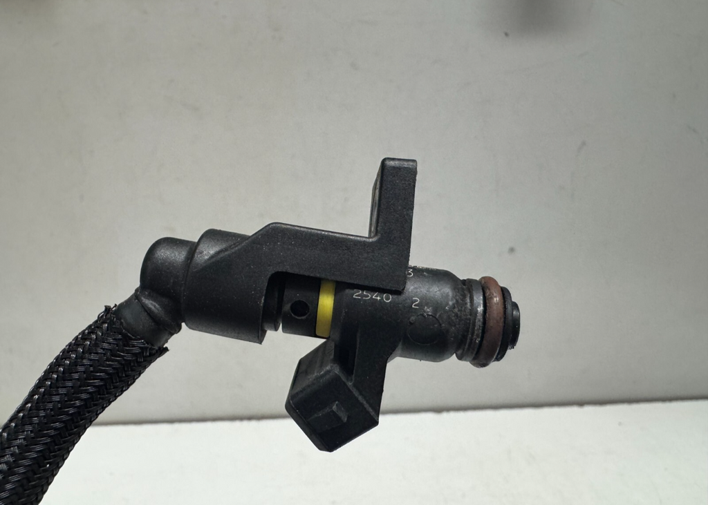 Fuel Injectors Lines Moto Guzzi V85 TT 2020