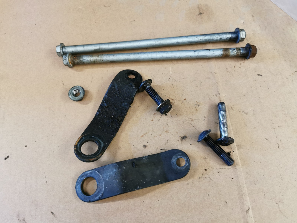 Engine Bolts & Brackets Ducati 1200 Diavel 2011 (2011 - 2014)