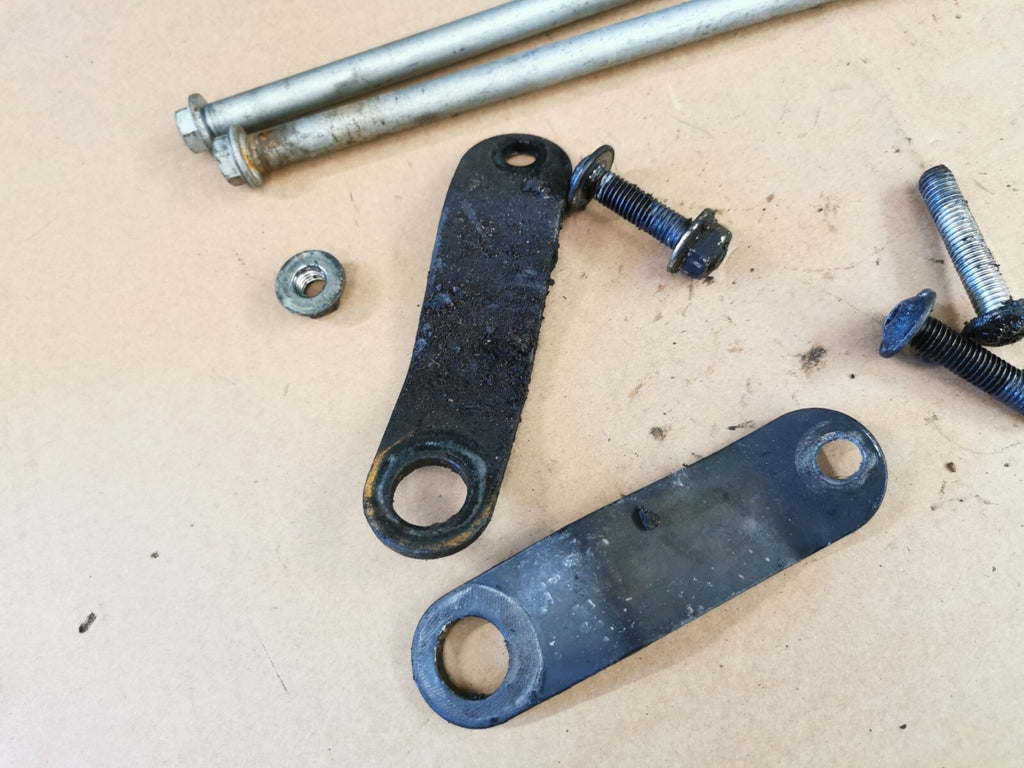 Engine Bolts & Brackets Ducati 1200 Diavel 2011 (2011 - 2014)
