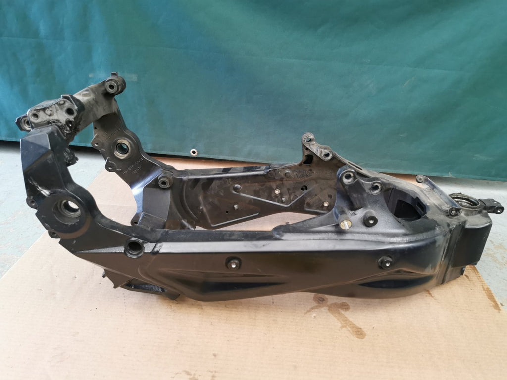 Main Frame Chassis + V5 Aprilia RSV 1000 R Factory 2006 (please read)