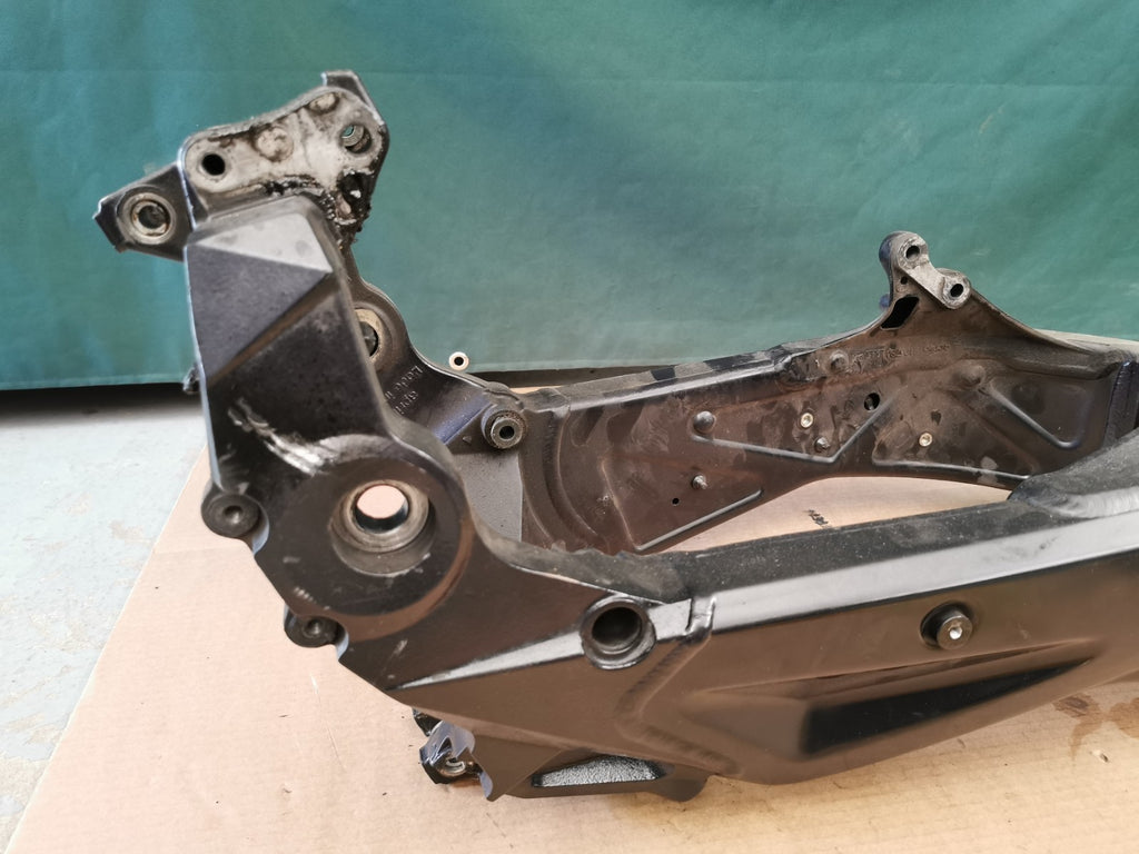 Main Frame Chassis + V5 Aprilia RSV 1000 R Factory 2006 (please read)