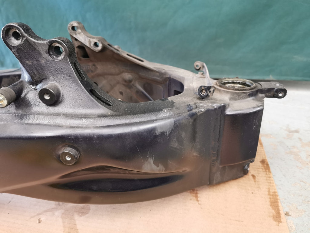 Main Frame Chassis + V5 Aprilia RSV 1000 R Factory 2006 (please read)
