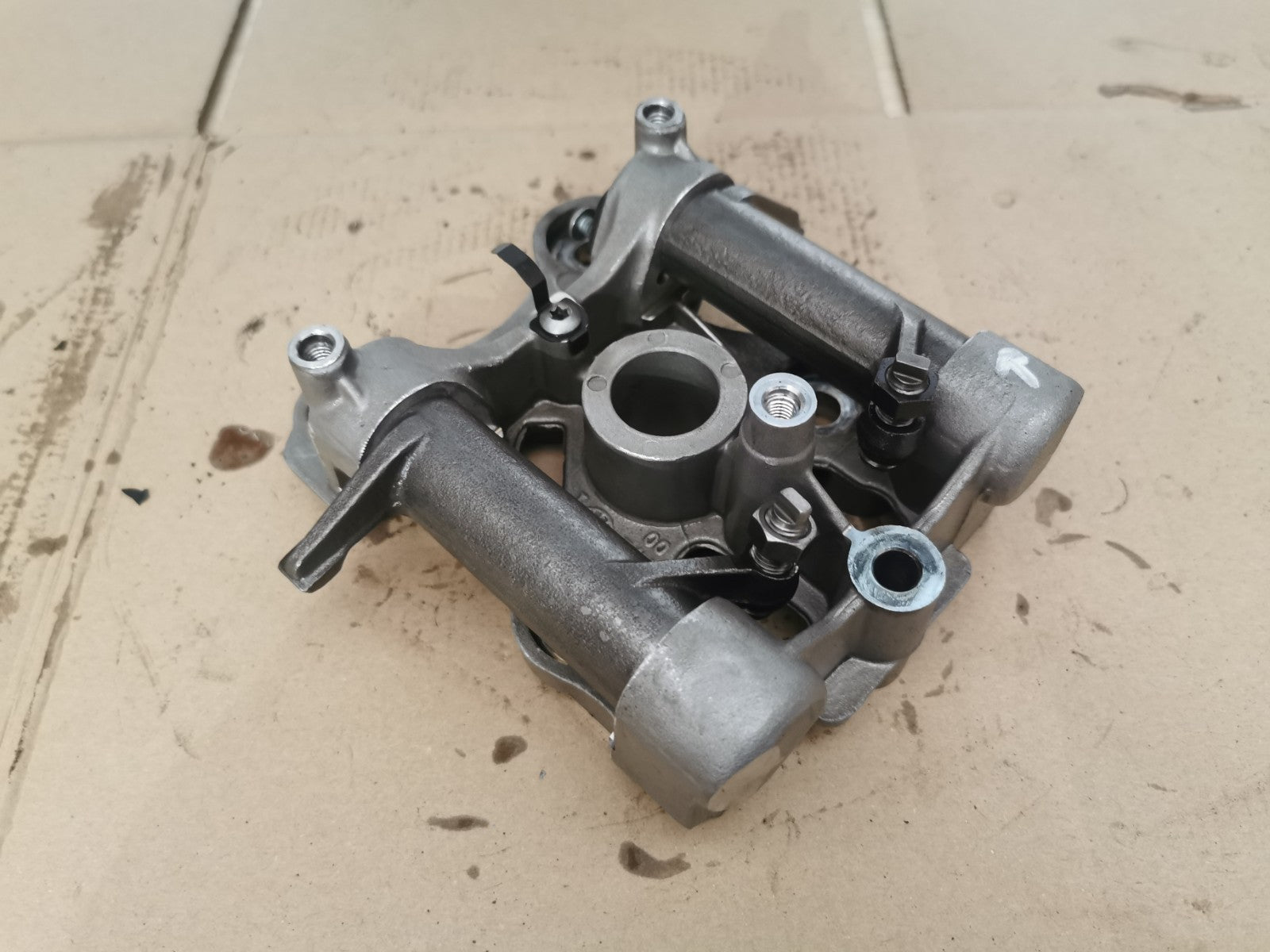 Right Cylinder Head Rocker Arm Assembly Moto Guzzi V85 TT 2020