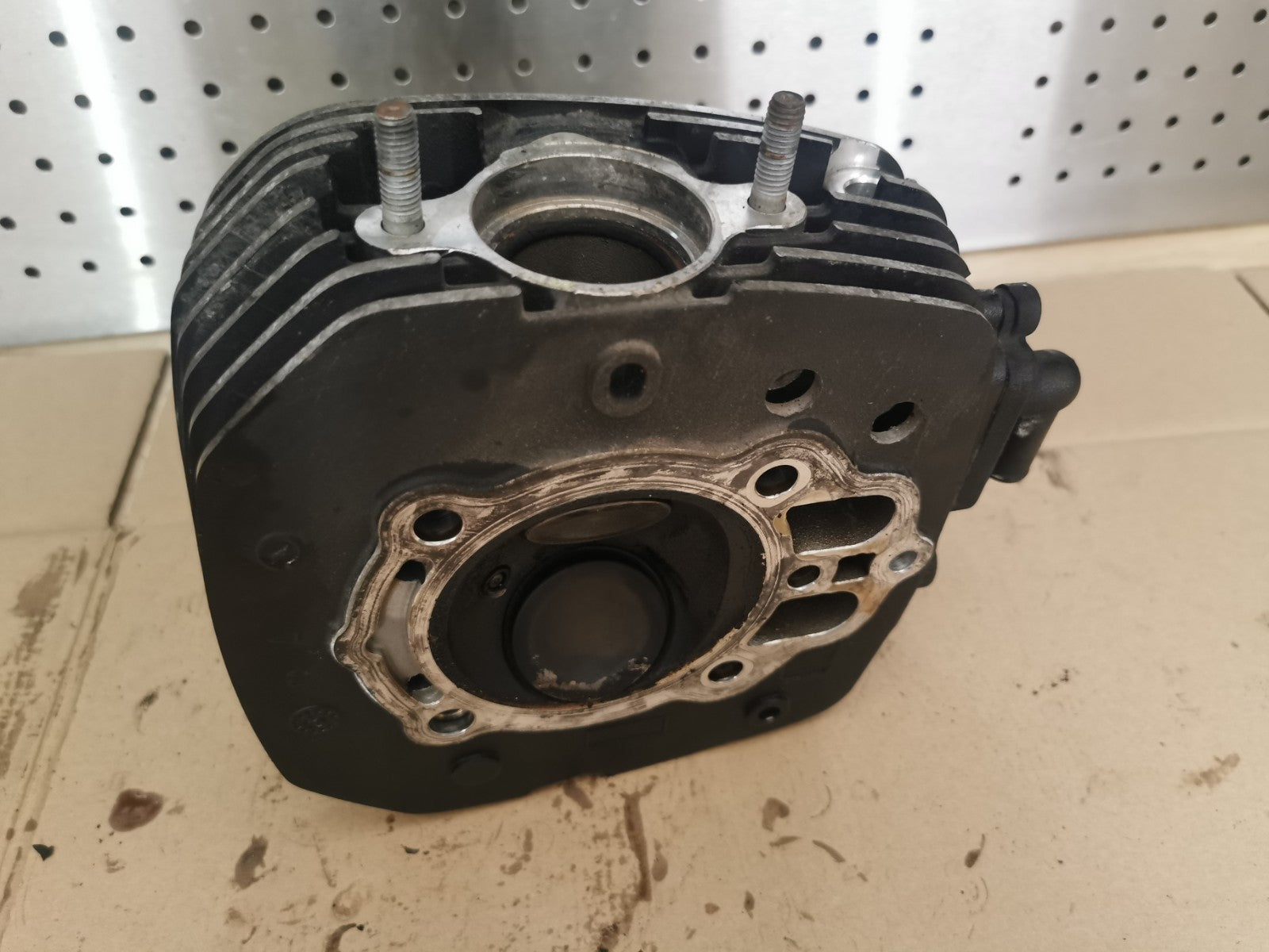 Right Cylinder Head Assembly Moto Guzzi V85 TT 2020 (please read)