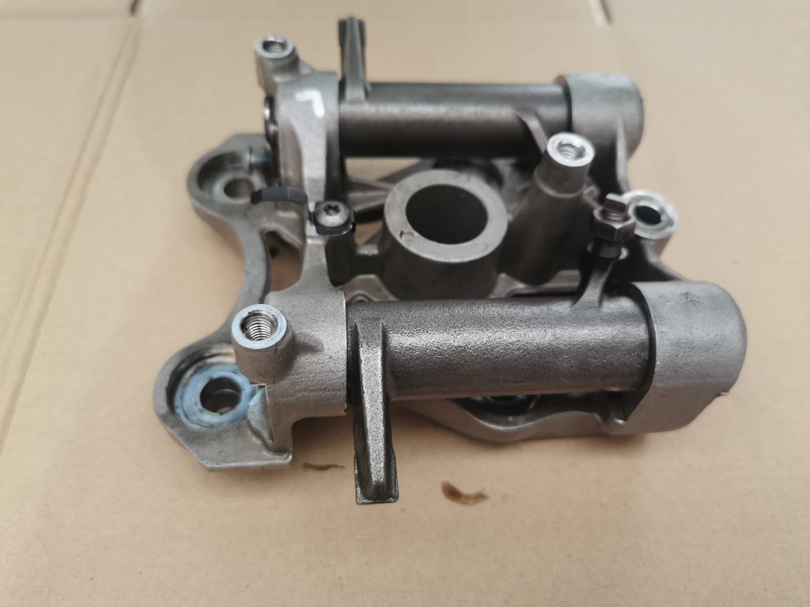 Left Cylinder Head Rocker Arm Assembly Moto Guzzi V85 TT 2020