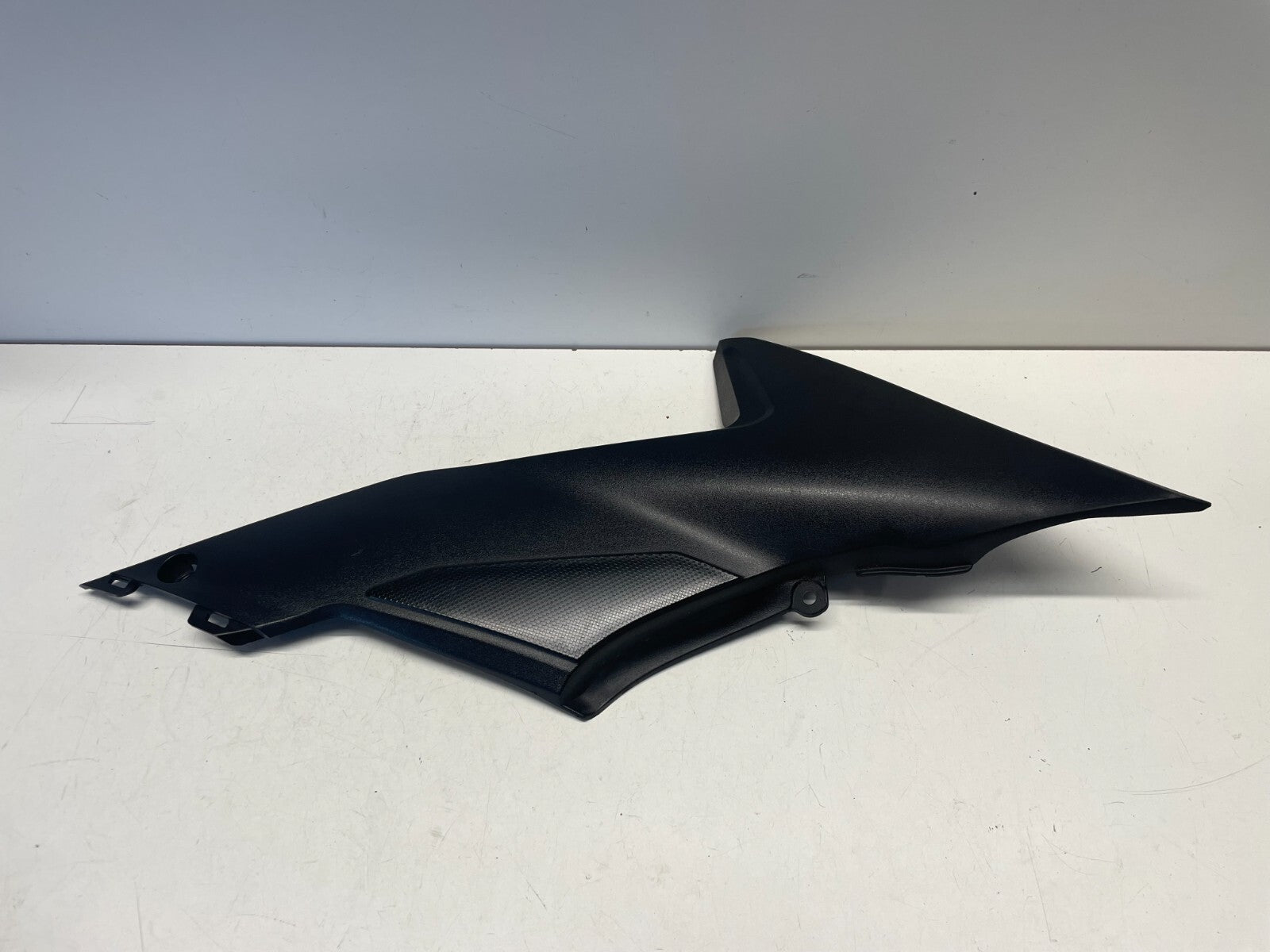 Right Side Tank Fairing Infill Cover Suzuki SV650 X 2018 - 2022