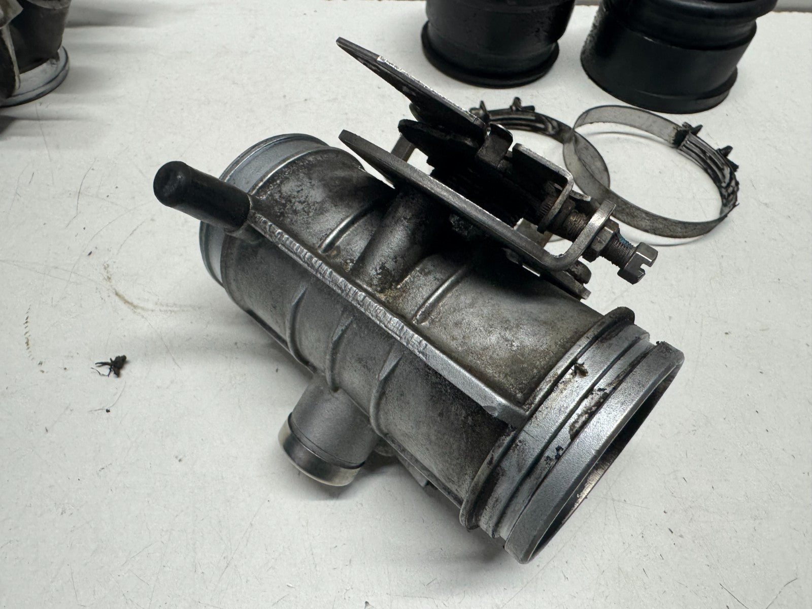 Throttle Bodies Air Intake Duct BMW R1150GS 2001