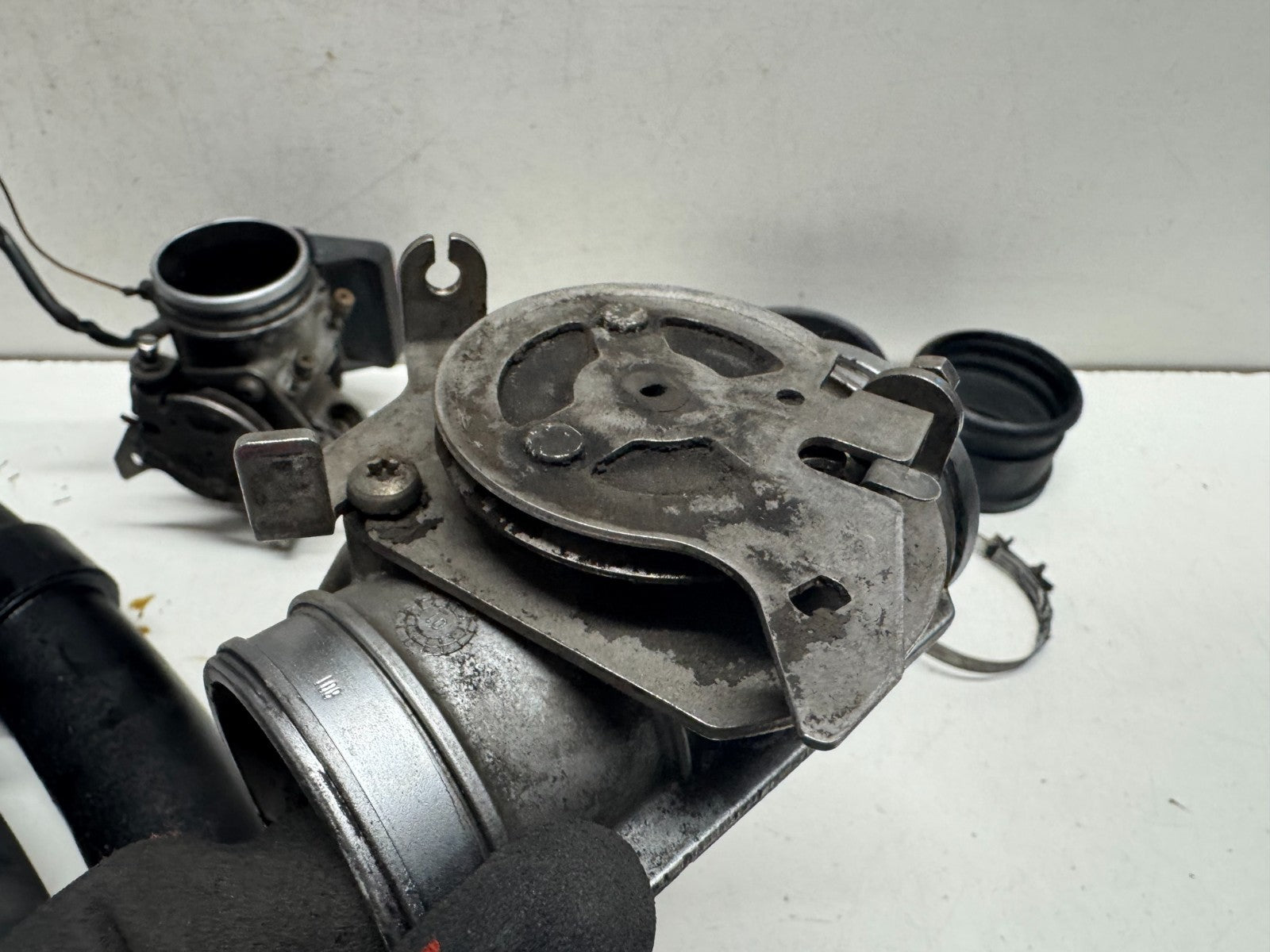 Throttle Bodies Air Intake Duct BMW R1150GS 2001