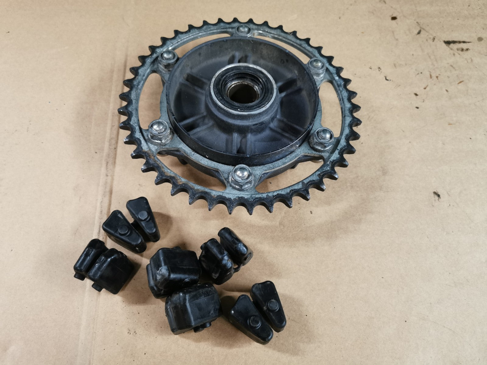Rear Sprocket Drive & Rubbers Honda CBR 600 RR PC37 2005 - 2006