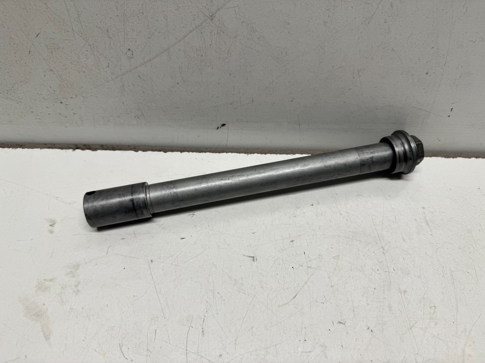 Front Wheel Spindle Honda CBR 600 RR PC37 2005 - 2006