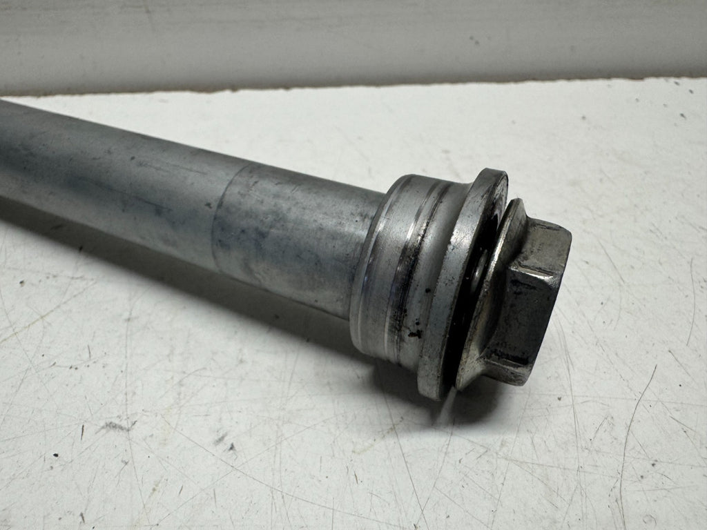 Front Wheel Spindle Honda CBR 600 RR PC37 2005 - 2006