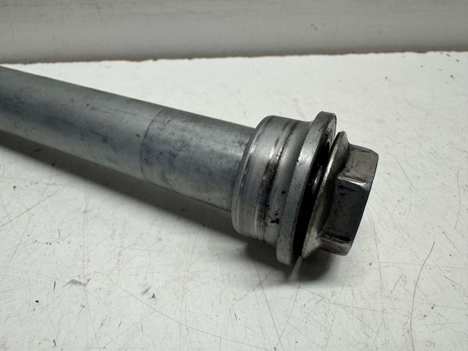 Front Wheel Spindle Honda CBR 600 RR PC37 2005 - 2006