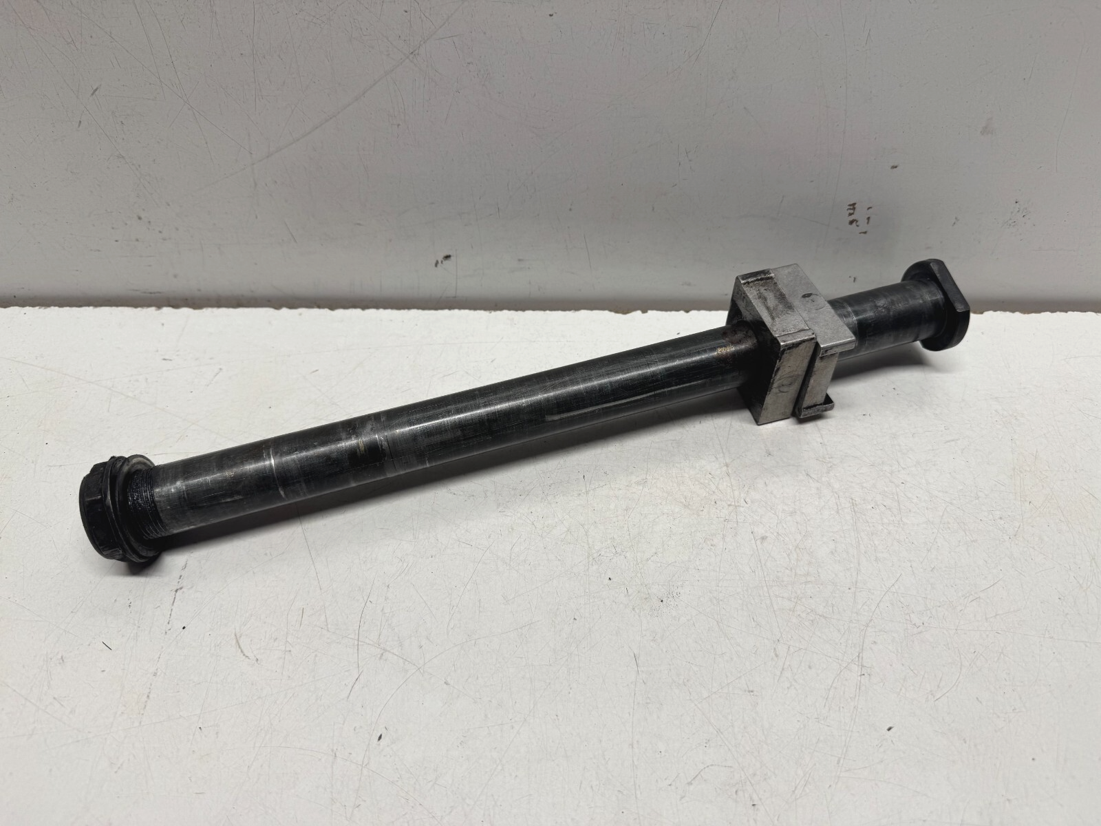 Rear Wheel Spindle Aprilia RSV 1000 R Factory 2006
