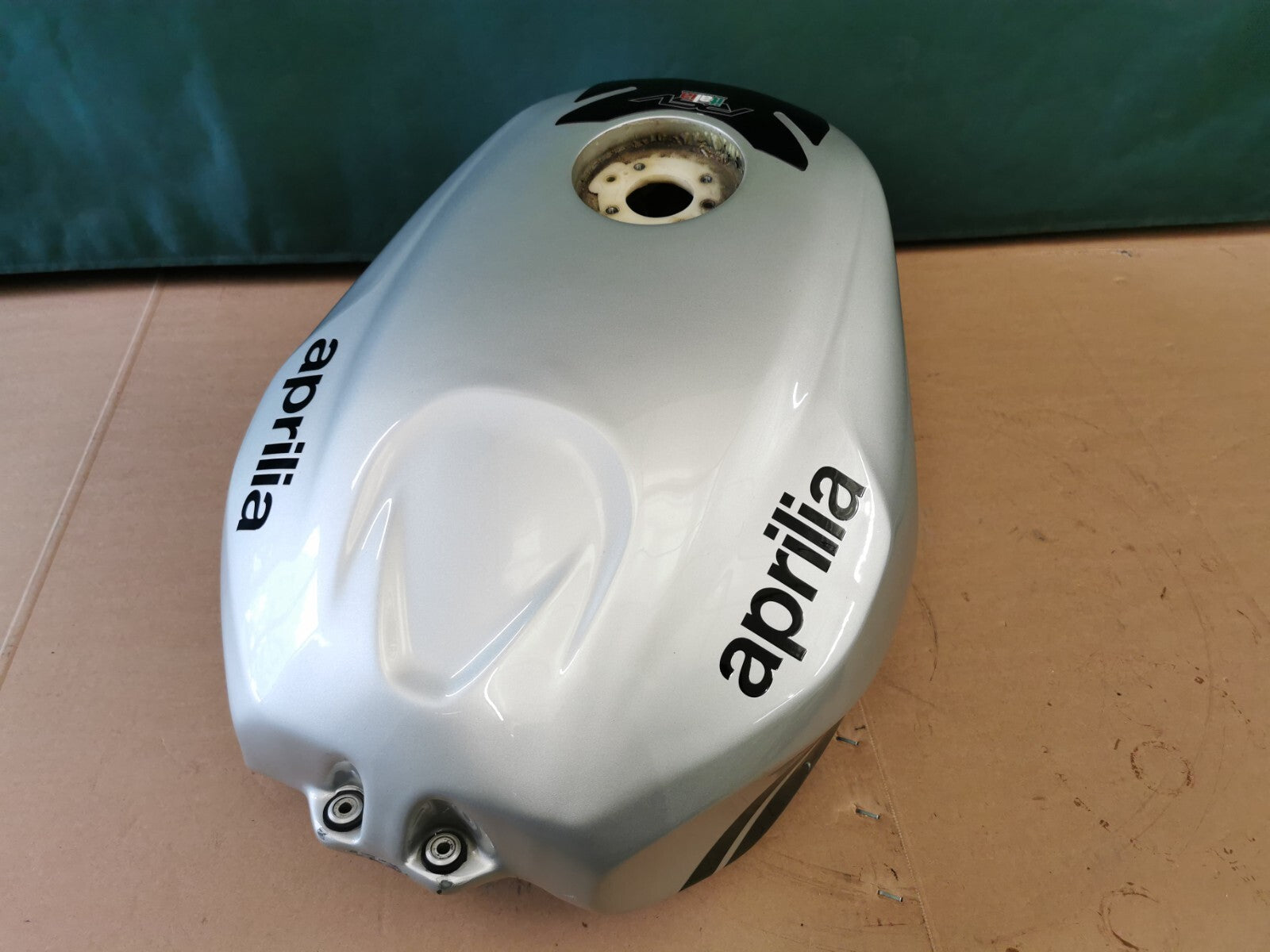 OEM Fuel Tank in Silver Aprilia RSV 1000 R Factory 2006