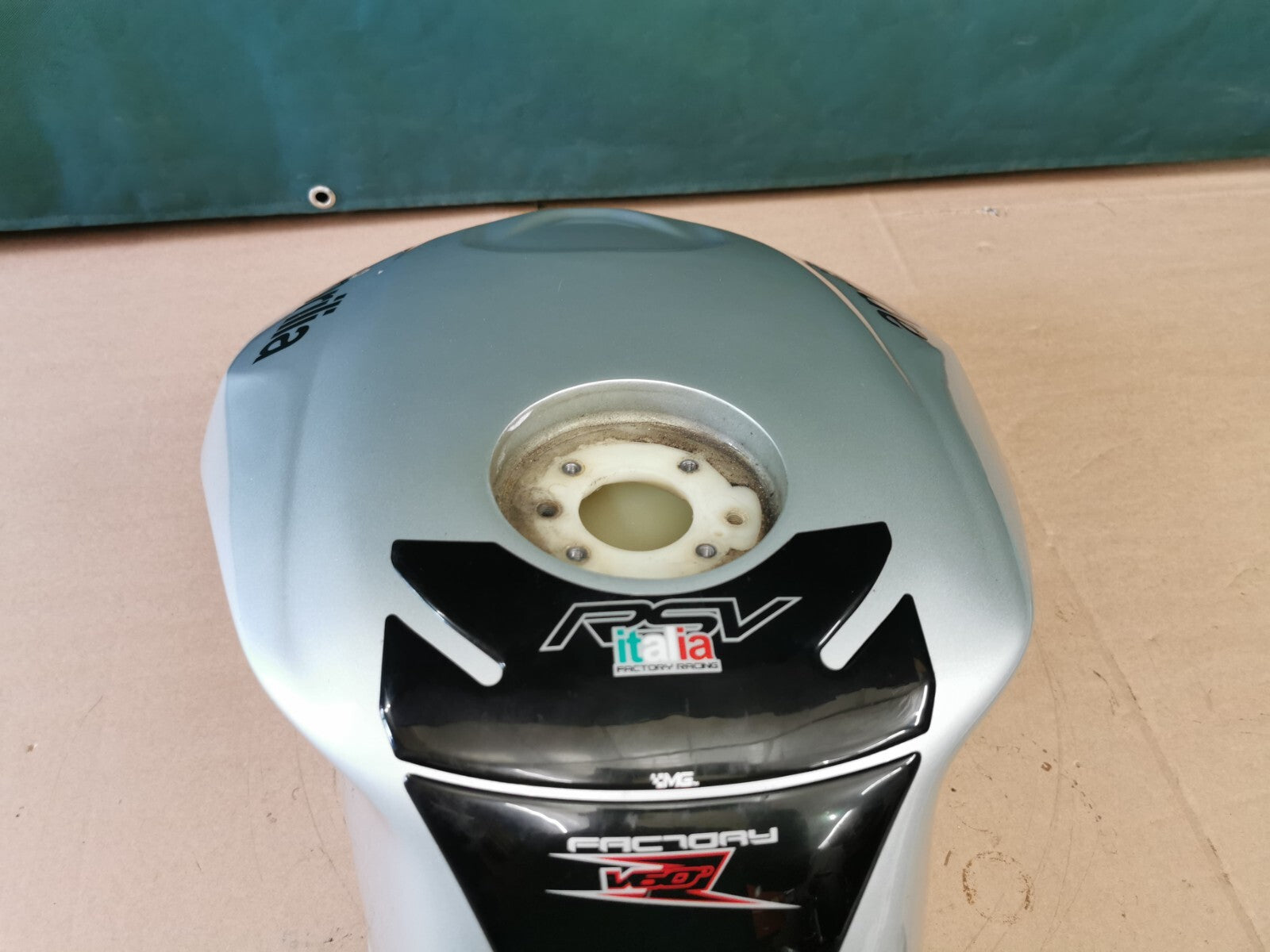 OEM Fuel Tank in Silver Aprilia RSV 1000 R Factory 2006